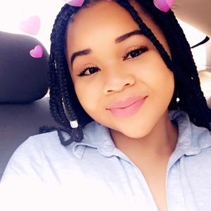 Meet your Posher, Monica